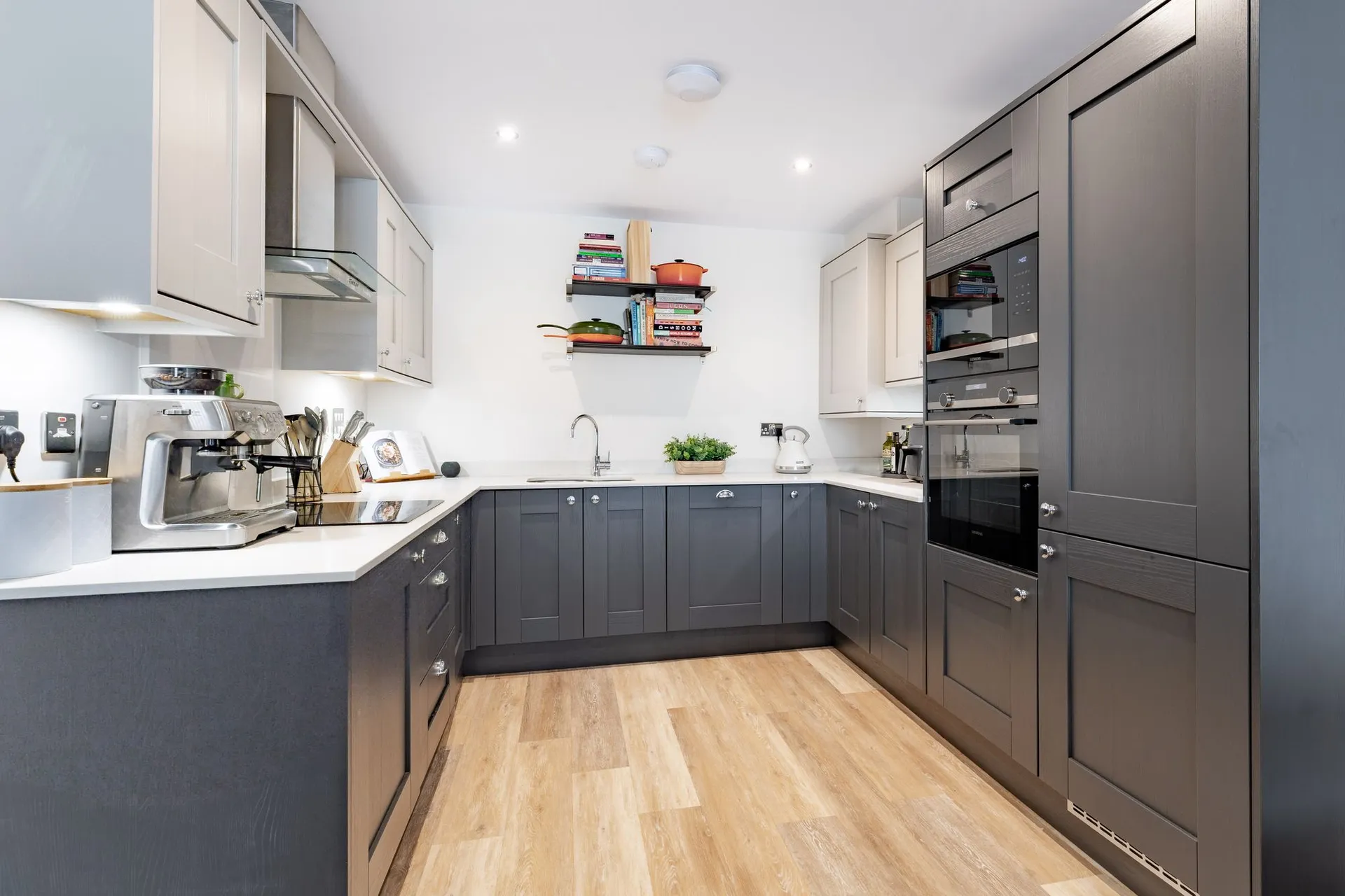 Flat Nightingale Road in Great Barford