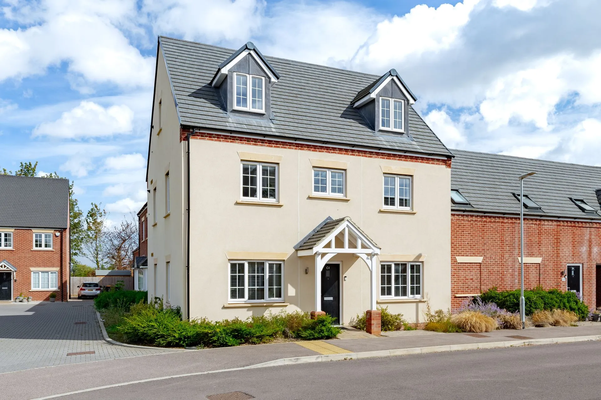 Flat Nightingale Road in Great Barford