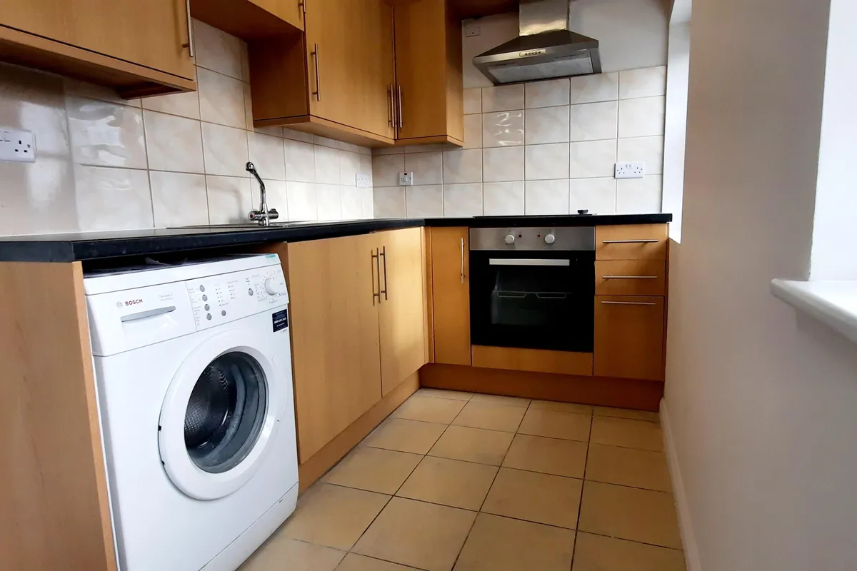 Flat Goldhawk Road in Greater London