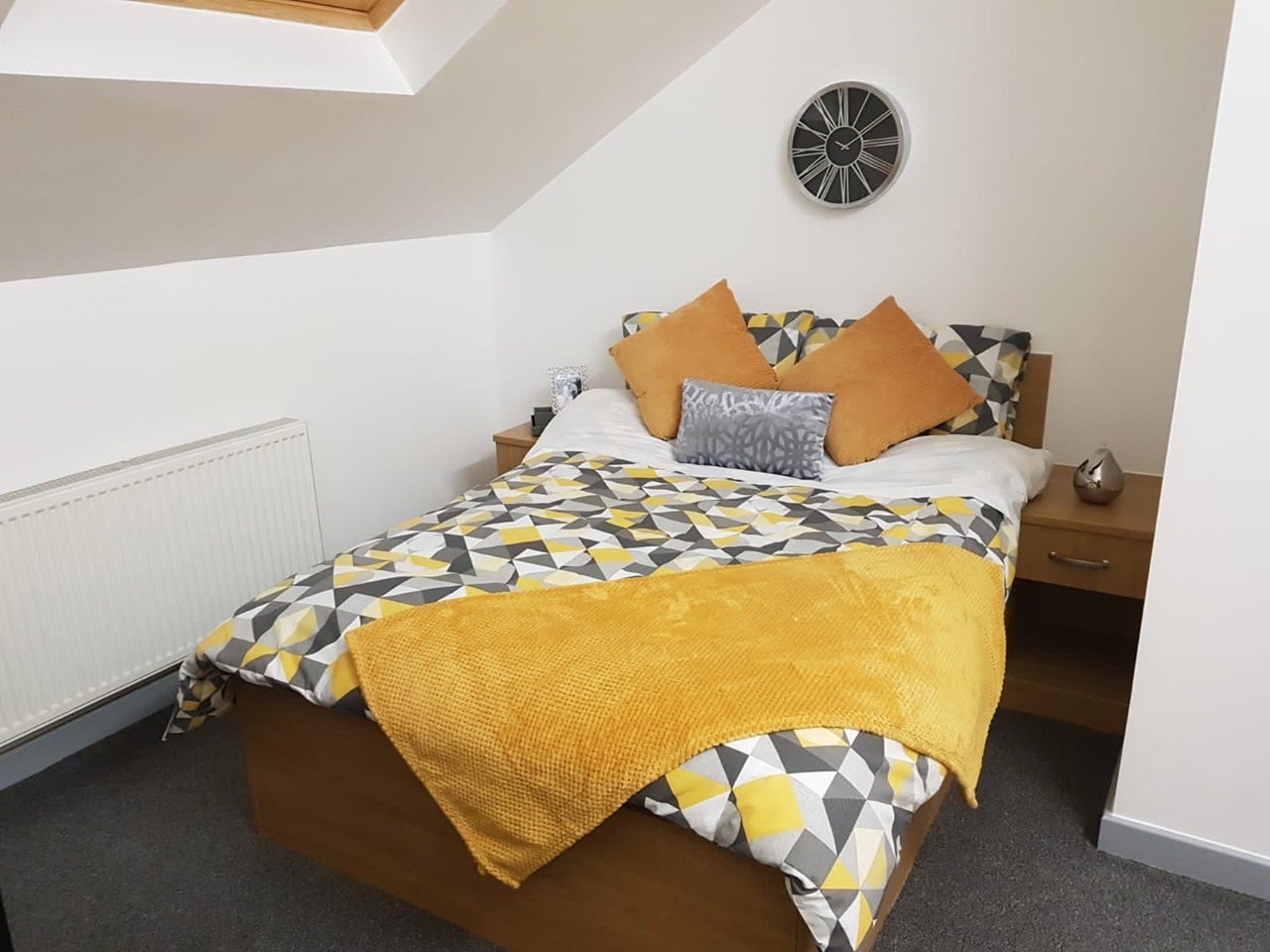 Room Regent Road in Leicester