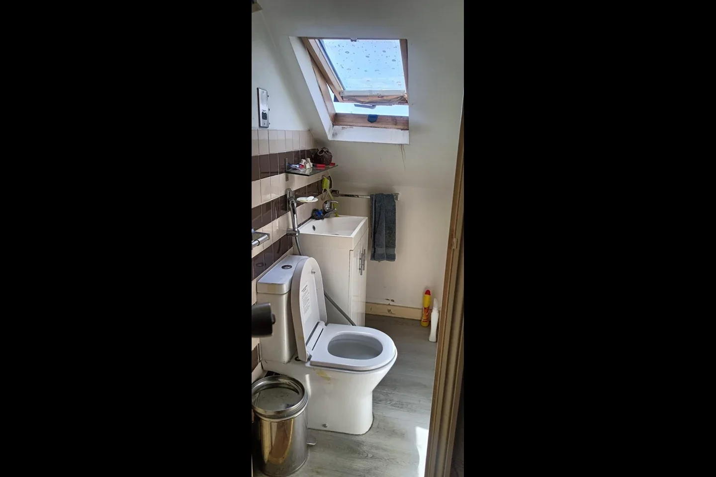 Room Snakes Lane East in Greater London