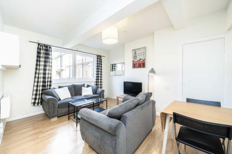 Room Fair Street in Greater London