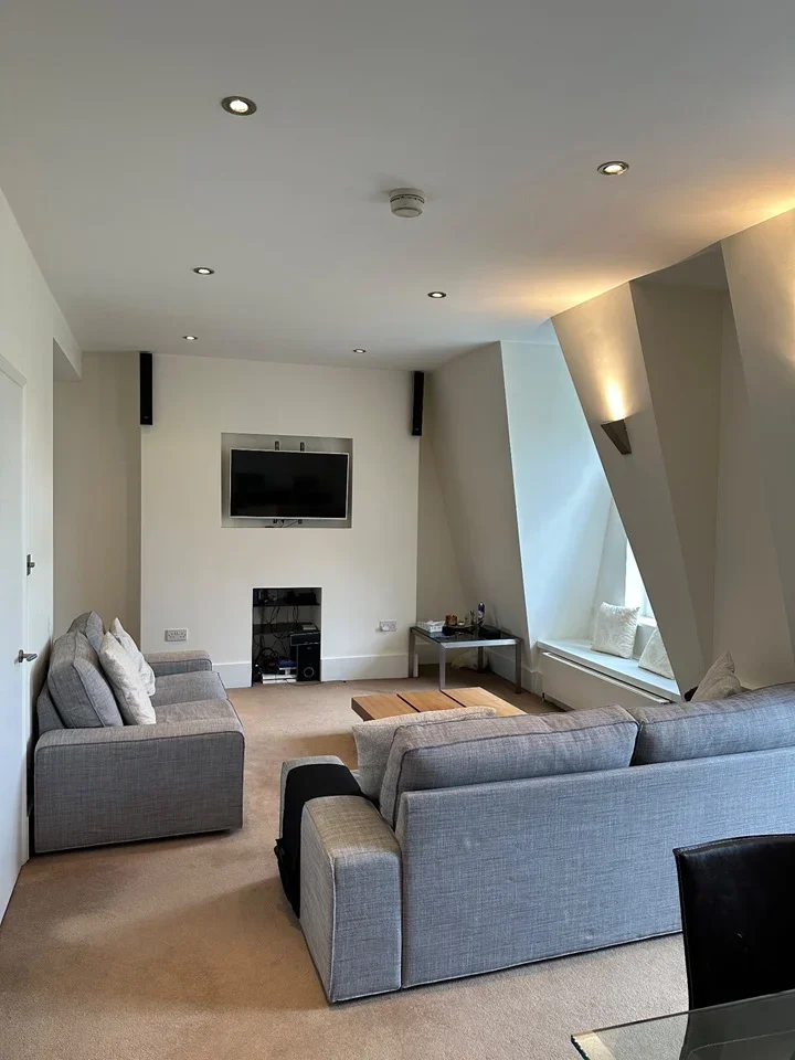 Flat Hyde Park Place Bayswater Road in City of Westminster