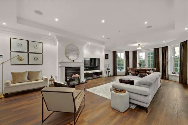 Flat Bracondale in Elmbridge