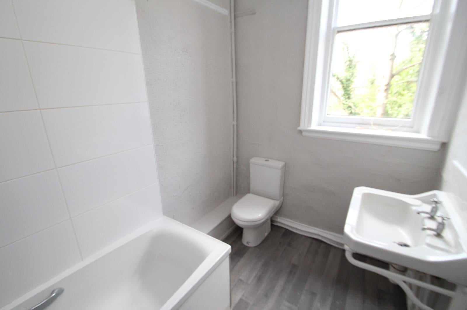 Flat Westfield Terrace in Leeds