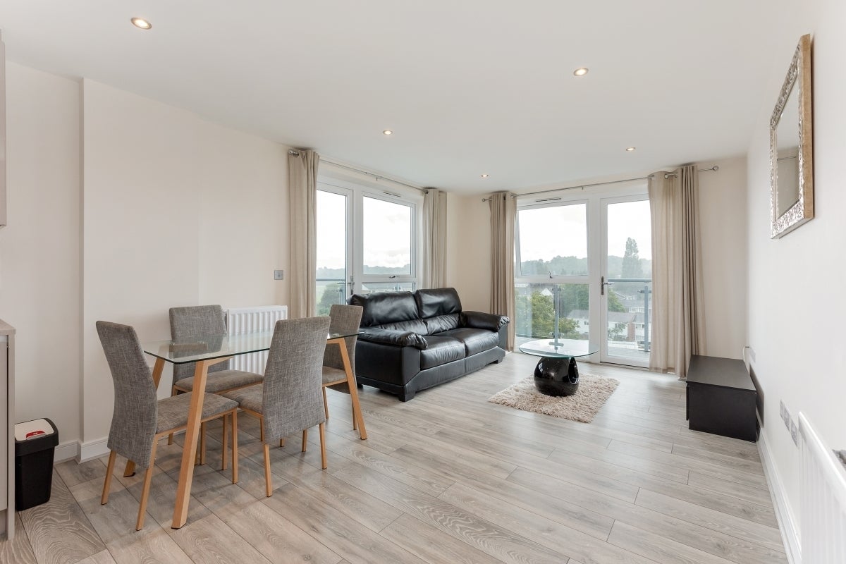 Flat Vicus Way in Maidenhead