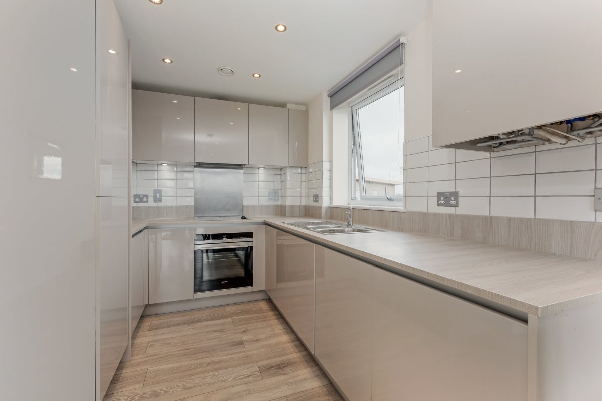 Flat Vicus Way in Maidenhead