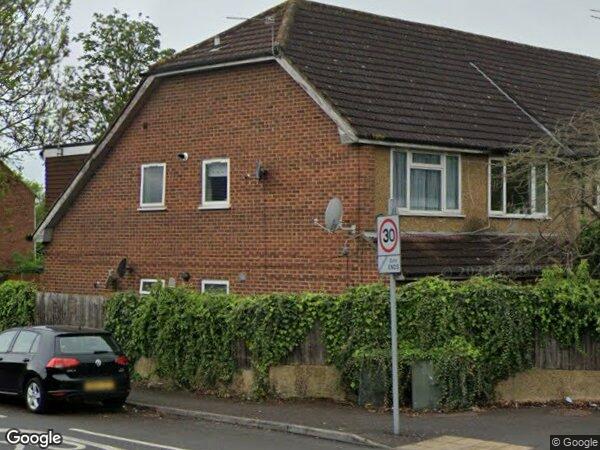 Flat Amanda Court in Slough