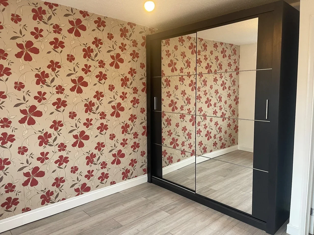 Flat Amanda Court in Slough