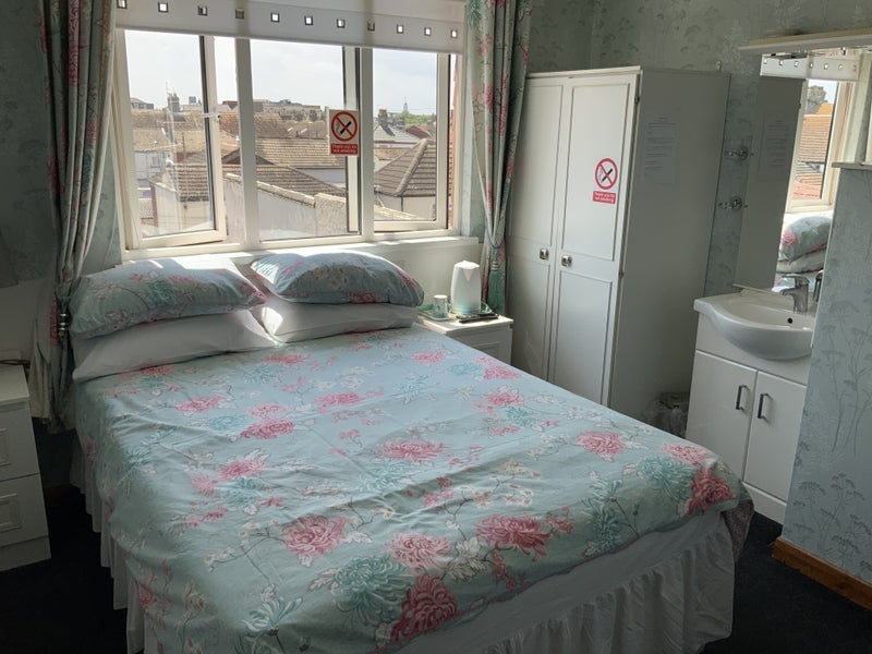 Room Euston Road in Great Yarmouth