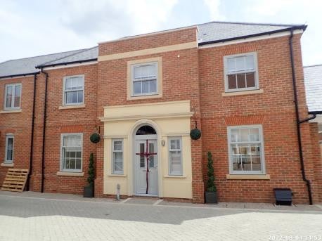 House Wilton Crescent in Beaconsfield