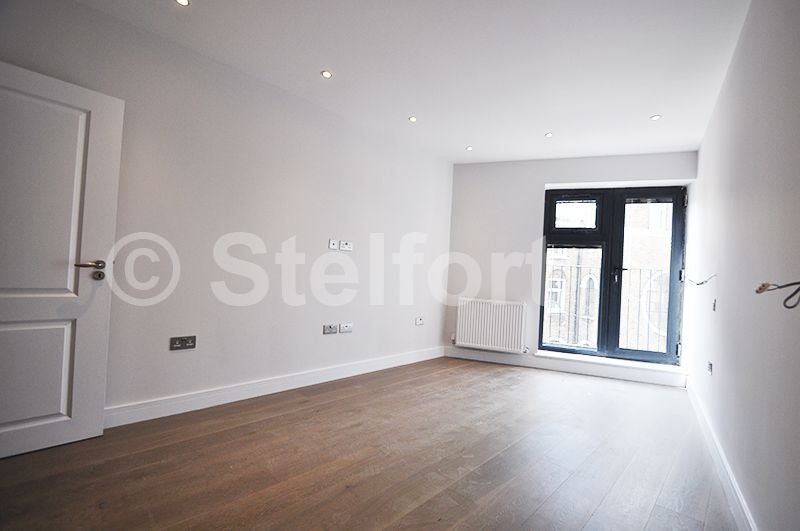 Flat Emma Street in Greater London
