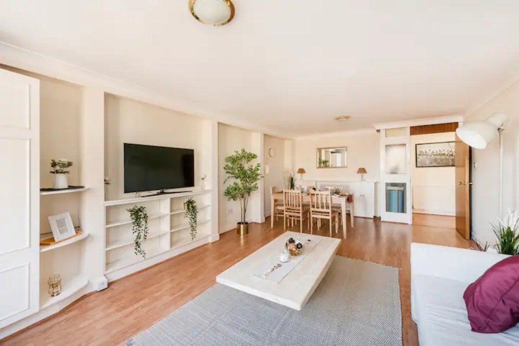 Flat Queensborough Terrace in City of Westminster