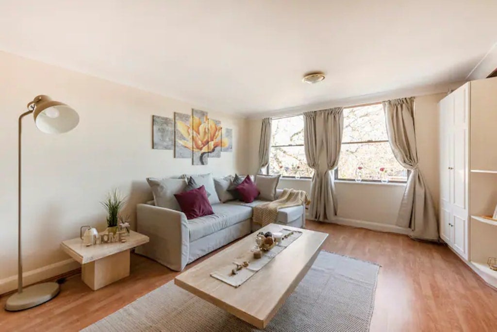 Flat Queensborough Terrace in City of Westminster