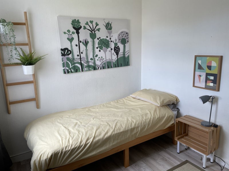Room Langfaulds Crescent in Faifley