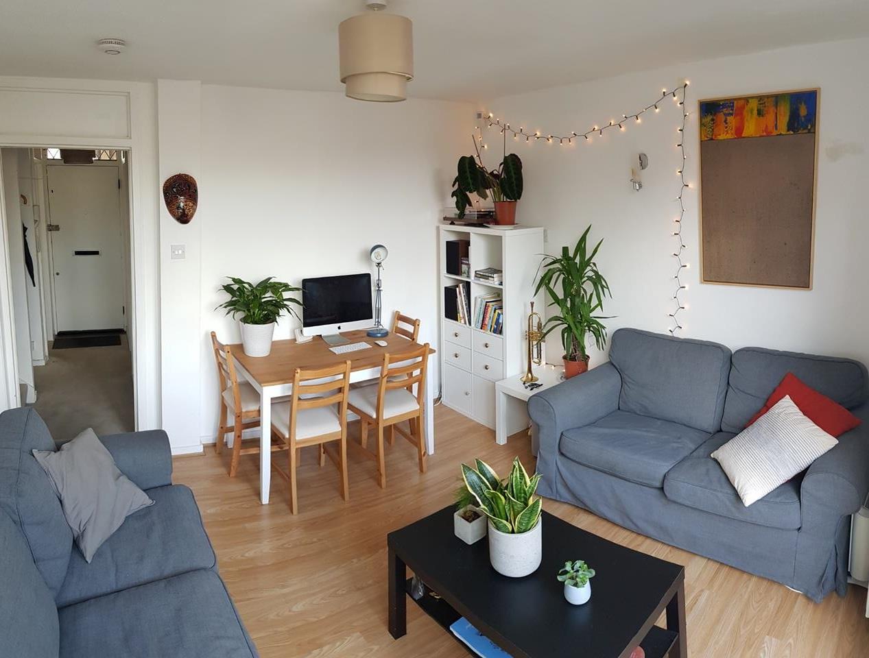 Flat Pitfield Street in Greater London