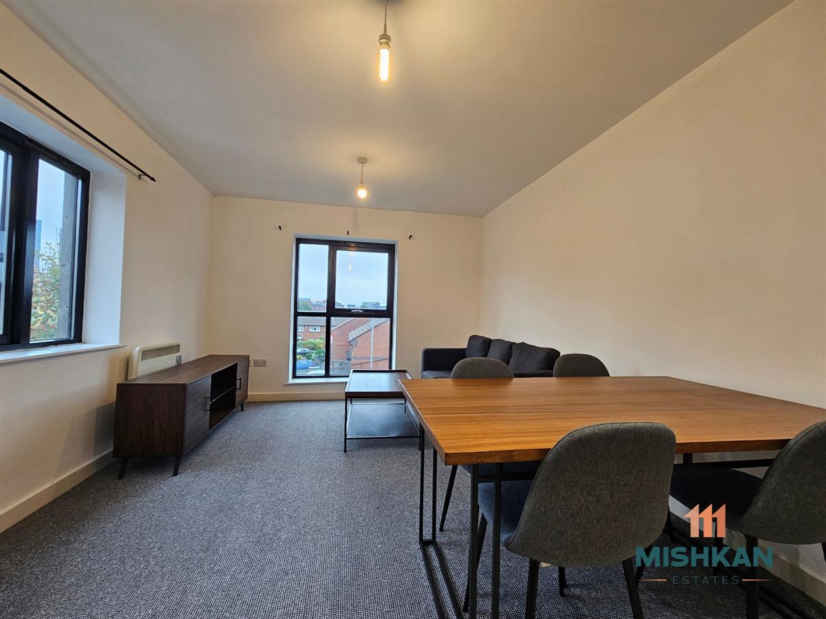Flat Colman Gardens in Salford