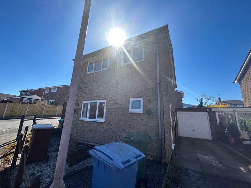 House Ramsey Close in Mansfield Woodhouse