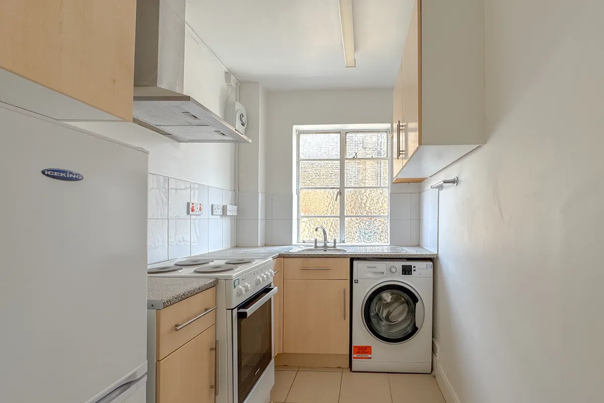Flat Wavertree Road in Greater London