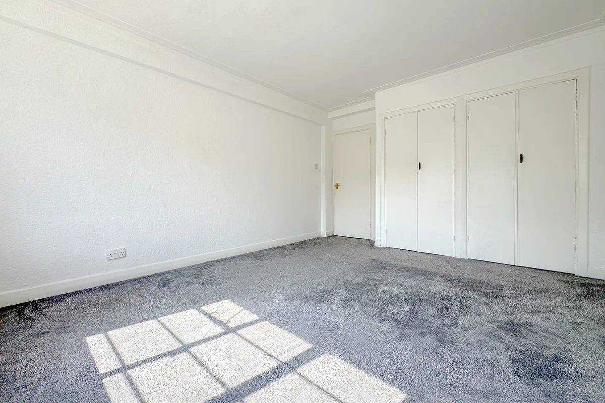Flat Wavertree Road in Greater London