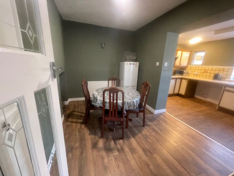 House Highfield Crescent in Bradford