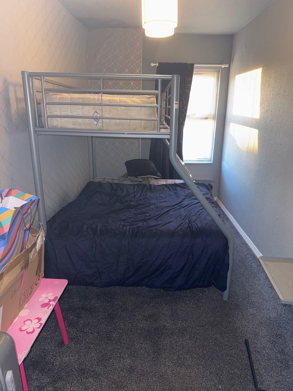 Room Bayswater Grove in Leeds