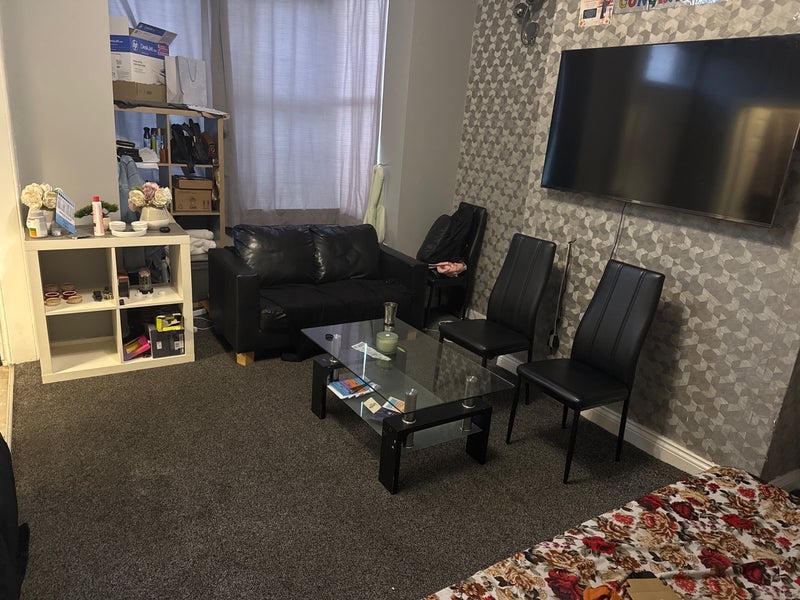 Room Bayswater Grove in Leeds