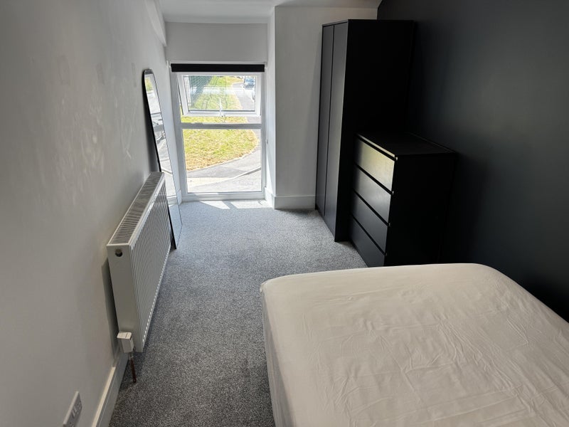 Room Baglan Street in Treherbert