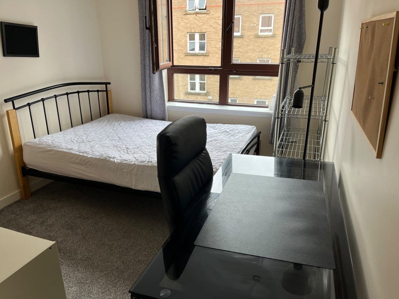 Room Grant Street in Glasgow