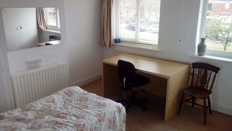 Room Quinton Road West in Birmingham