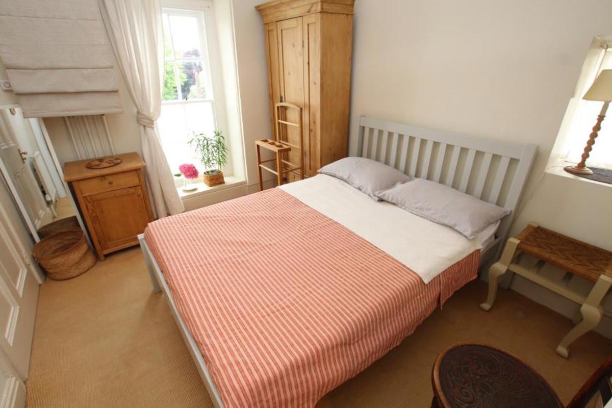 Flat Oakfield Road in Bristol