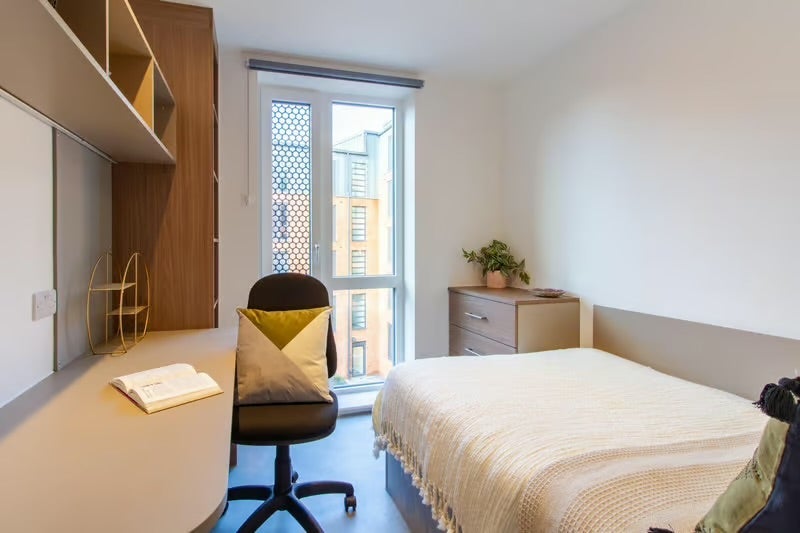 Room Dean Street in Bristol