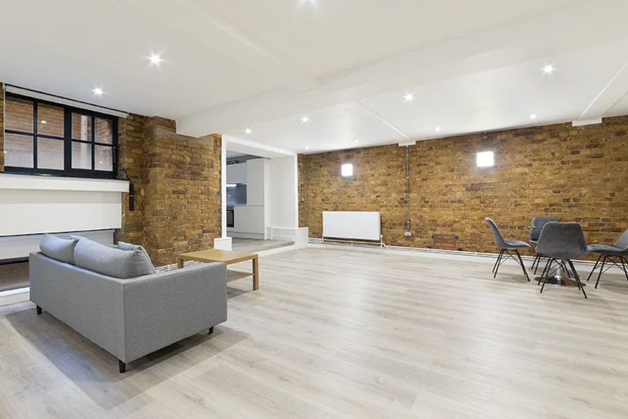 Flat Tyssen Street in London