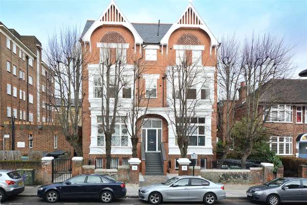 Flat Cleve Road in Greater London