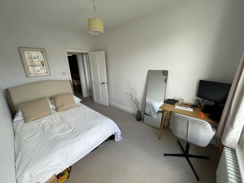 Room Medwin Street in Greater London