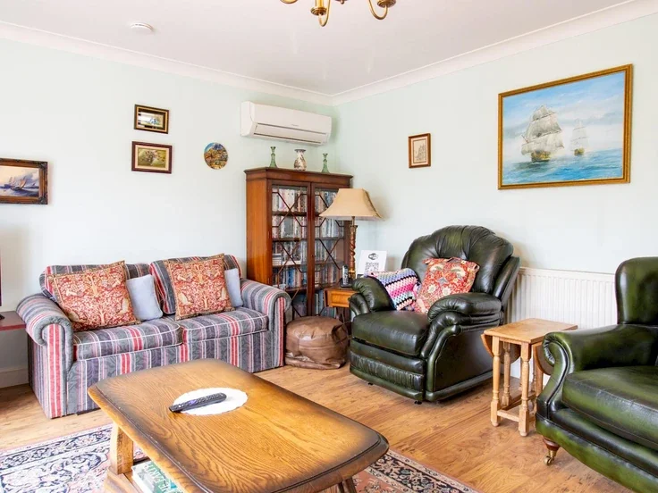 House Hamilton Close in Folkestone and Hythe District