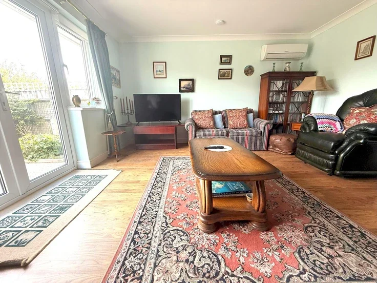 House Hamilton Close in Folkestone and Hythe District