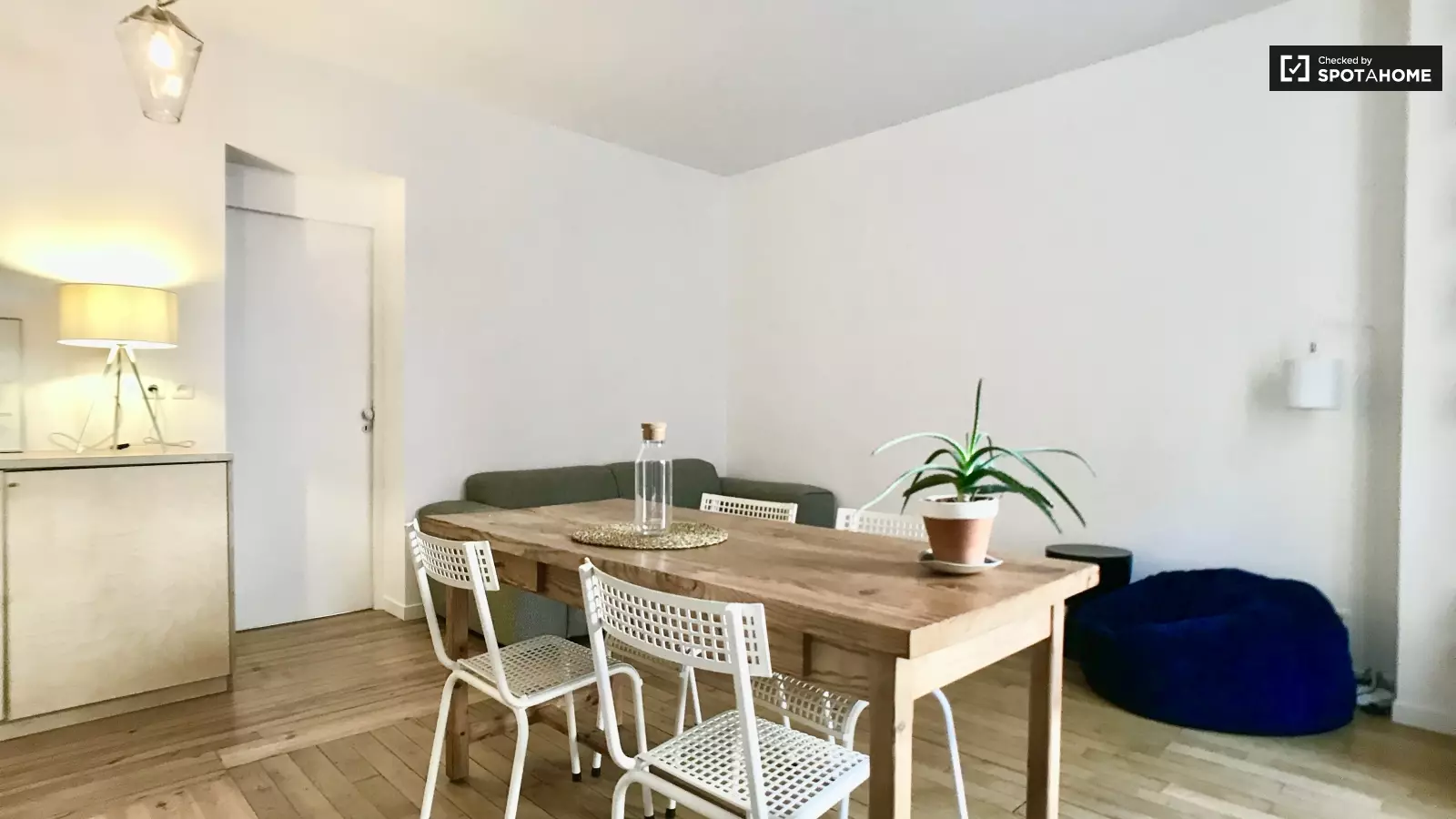 Flat Rue de la Folie Regnault in Paris