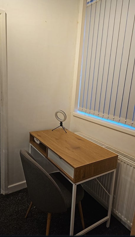 Room Connaught Street in Bury