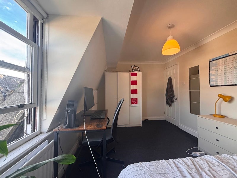 Room Corsica Street in Greater London