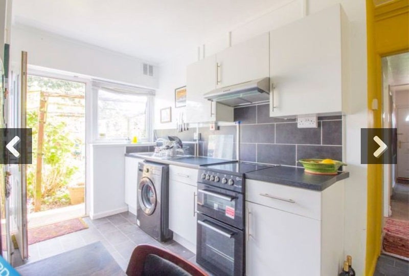 Room Chesterton Road in Cardiff