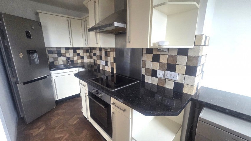 Flat Ranelagh Road in Deal