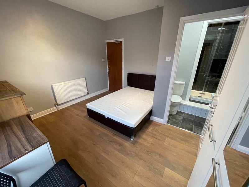 Room Mountcastle Road in Leicester