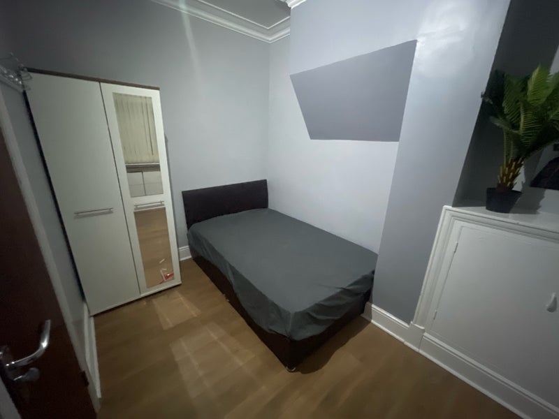 Room Mountcastle Road in Leicester