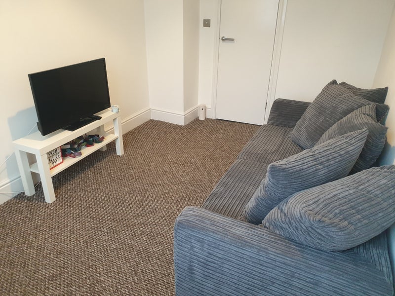 Room Walsgrave Road in Coventry