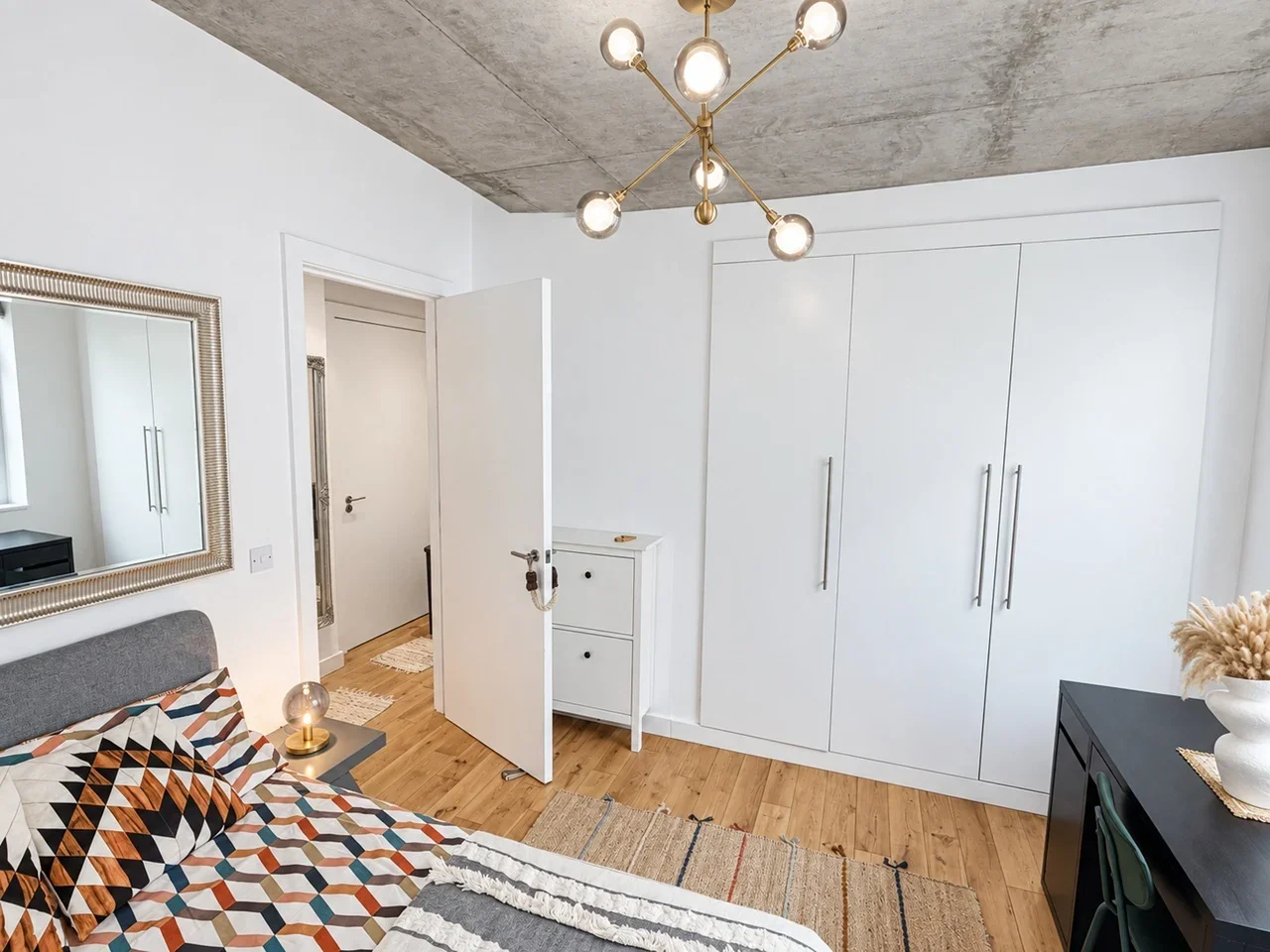 Flat Southgate Road in Greater London