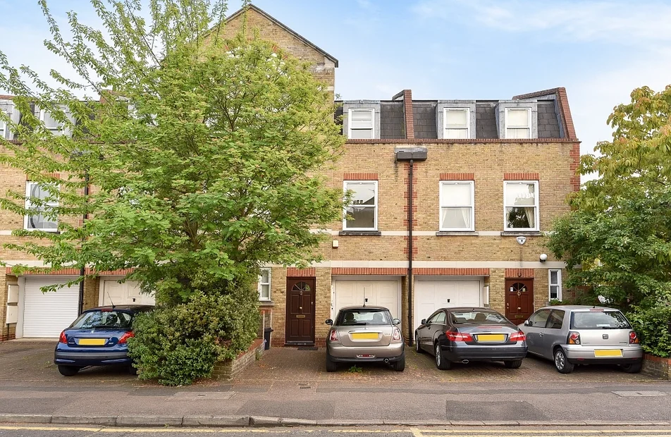 House St Georges Road in Greater London