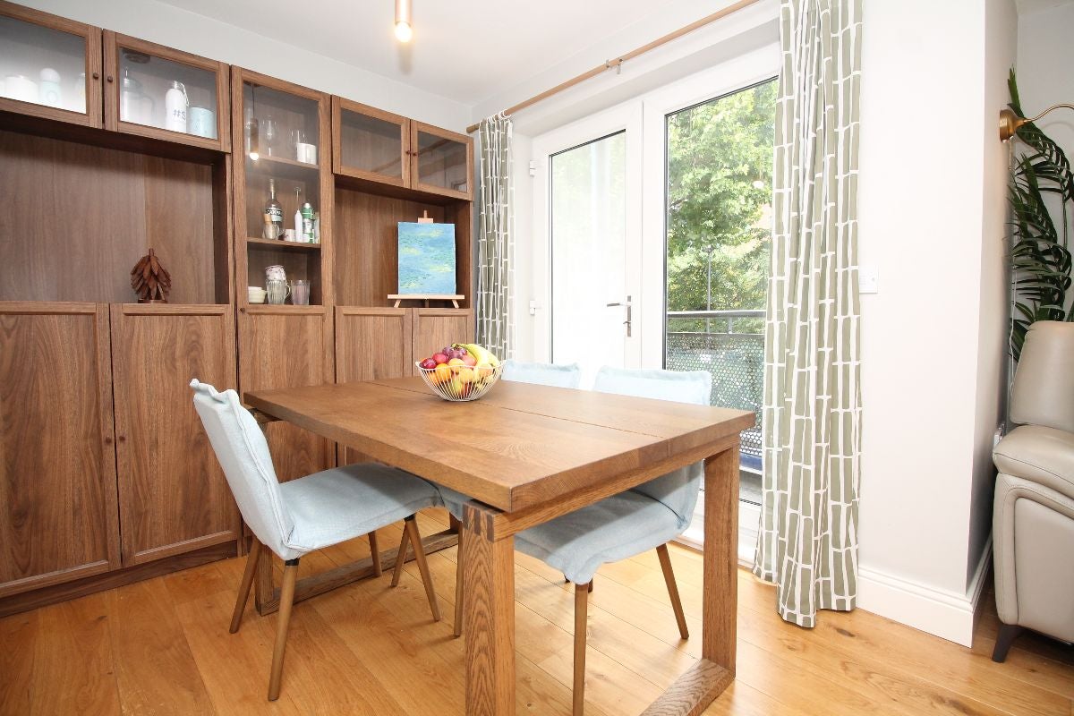 Flat Mellish Street in Greater London