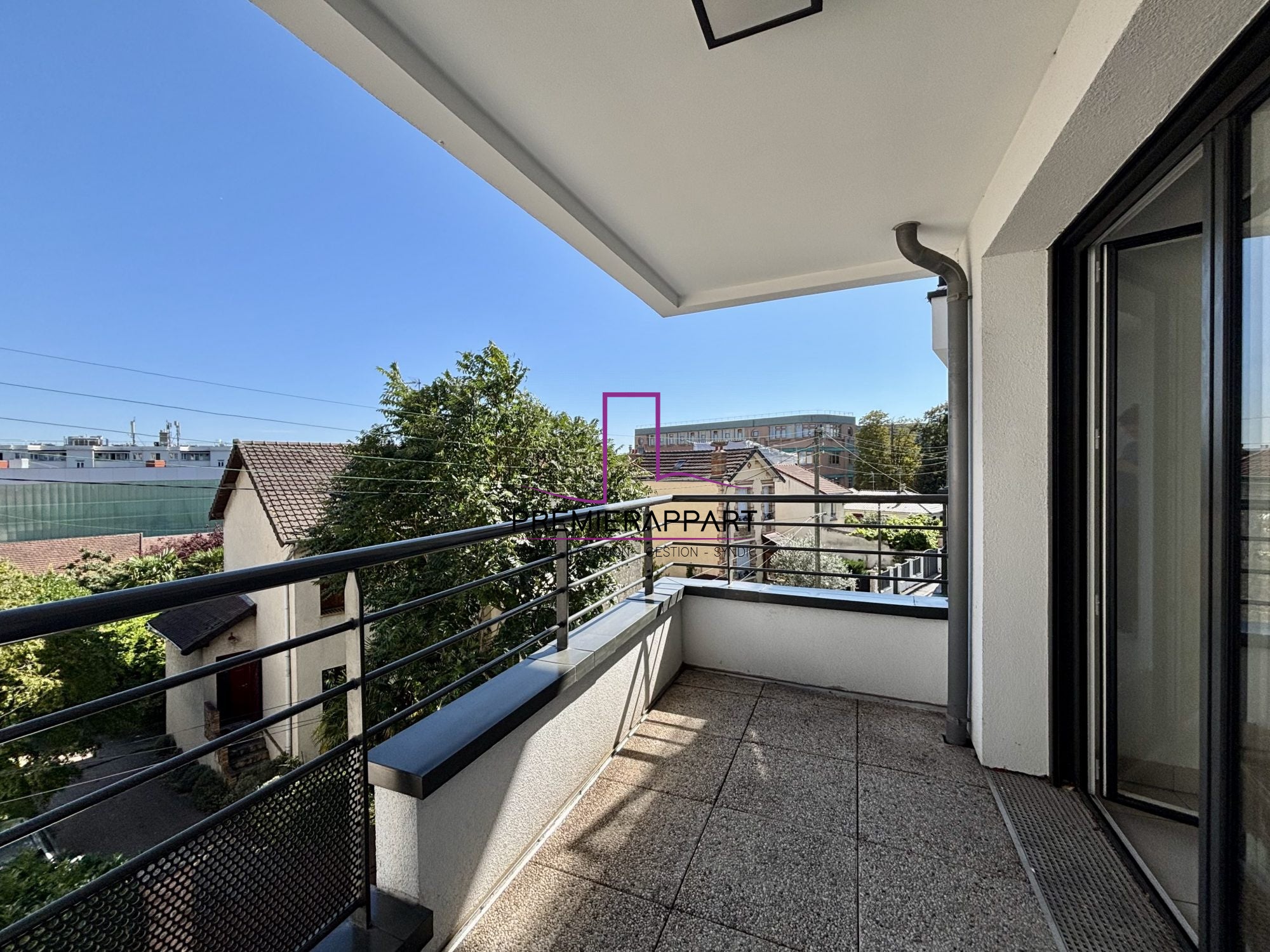Flat Rue Louise Michel in Houilles