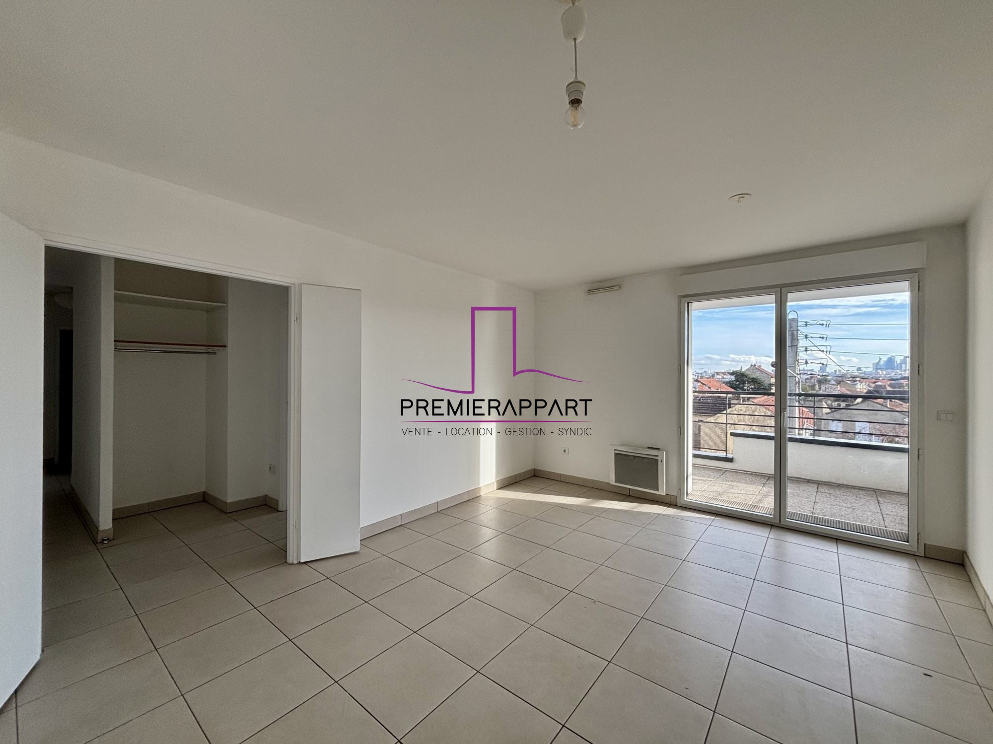 Flat Rue Louise Michel in Houilles